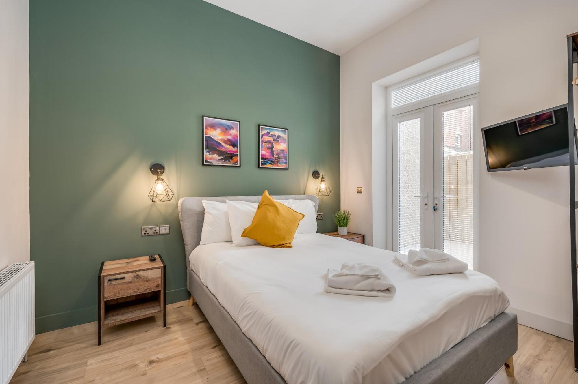 Bliss Street Apartment *